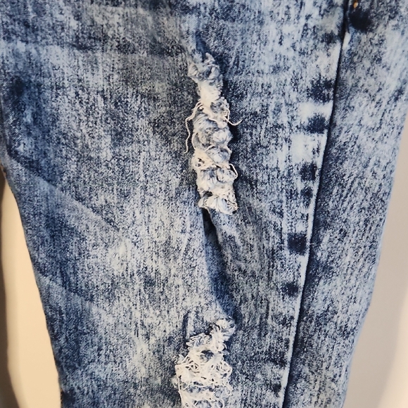 BAMBOO High Rise Light Blue Ripped Jeans - Picture 5 of 9
